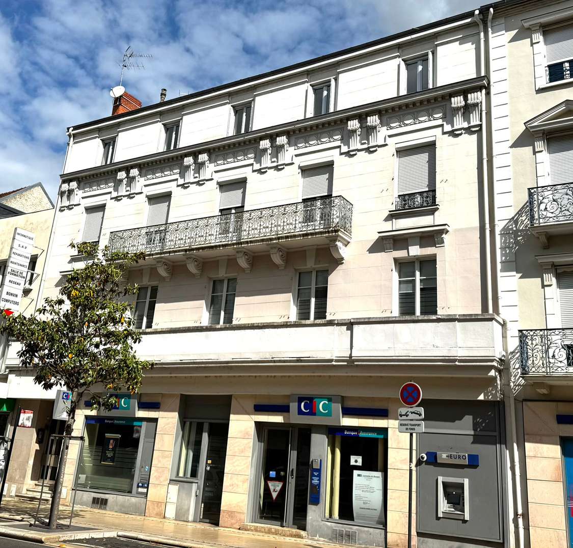 Façade — 25 rue de Paris, Vichy (03200)